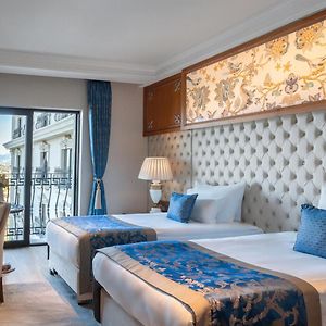 Double or Twin Room Sea View